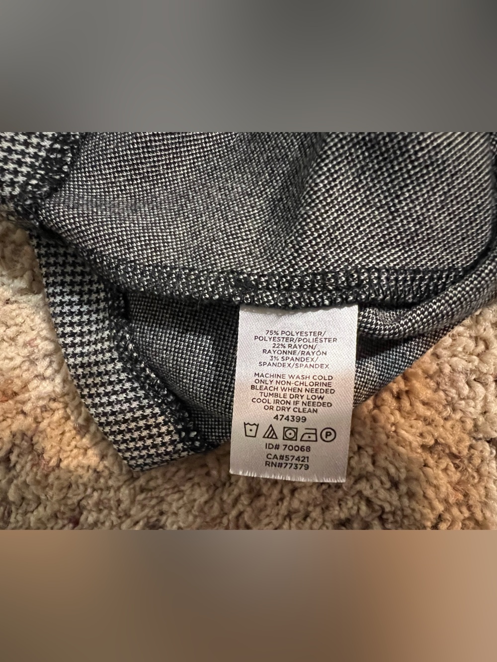 Ann Taylor Black and White Houndstooth Long-Sleeve Peplum Top - Picture 5 of 5